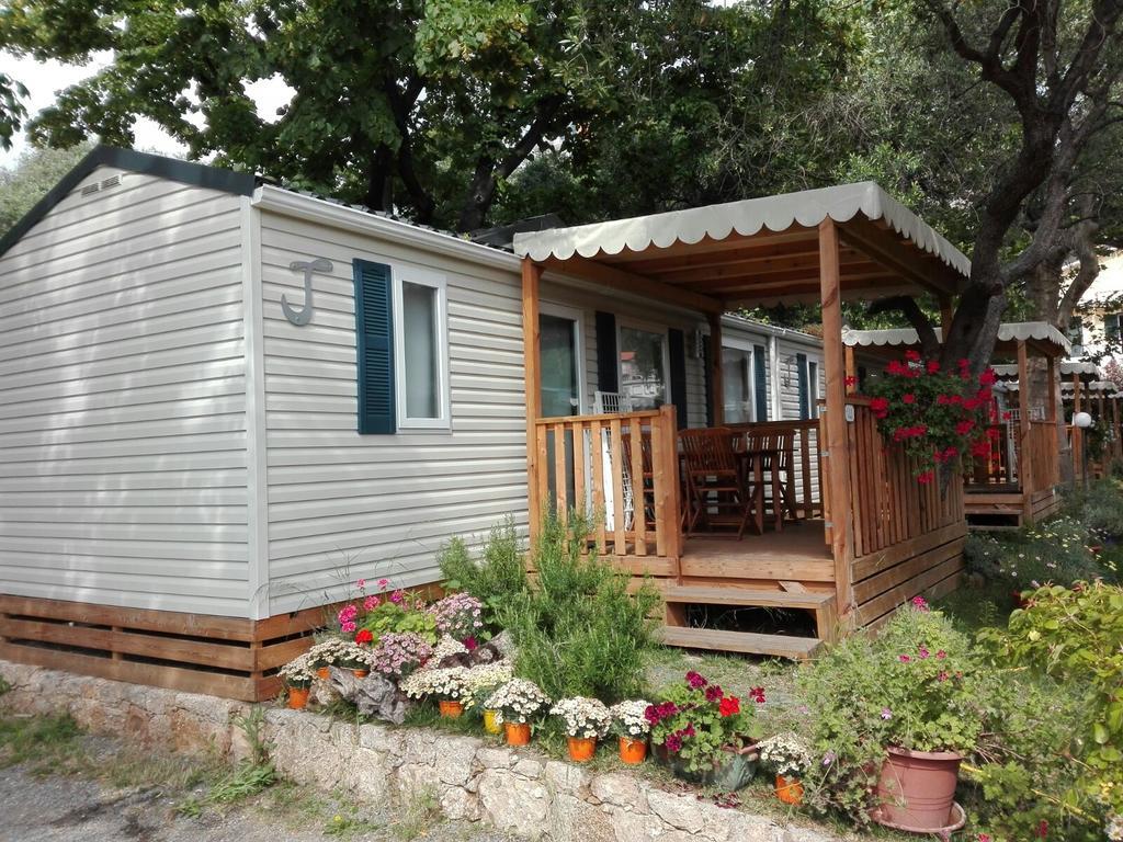 Camping Delfino Αλμπένγκα Εξωτερικό φωτογραφία