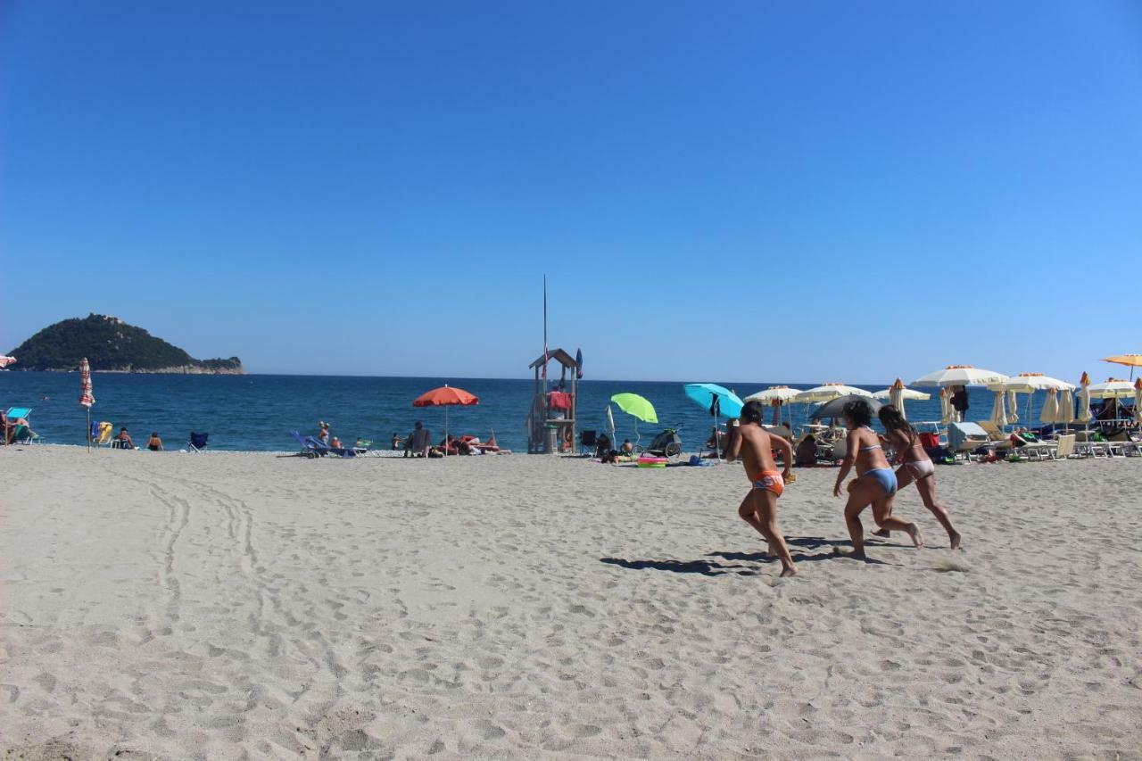 Camping Delfino Αλμπένγκα Εξωτερικό φωτογραφία